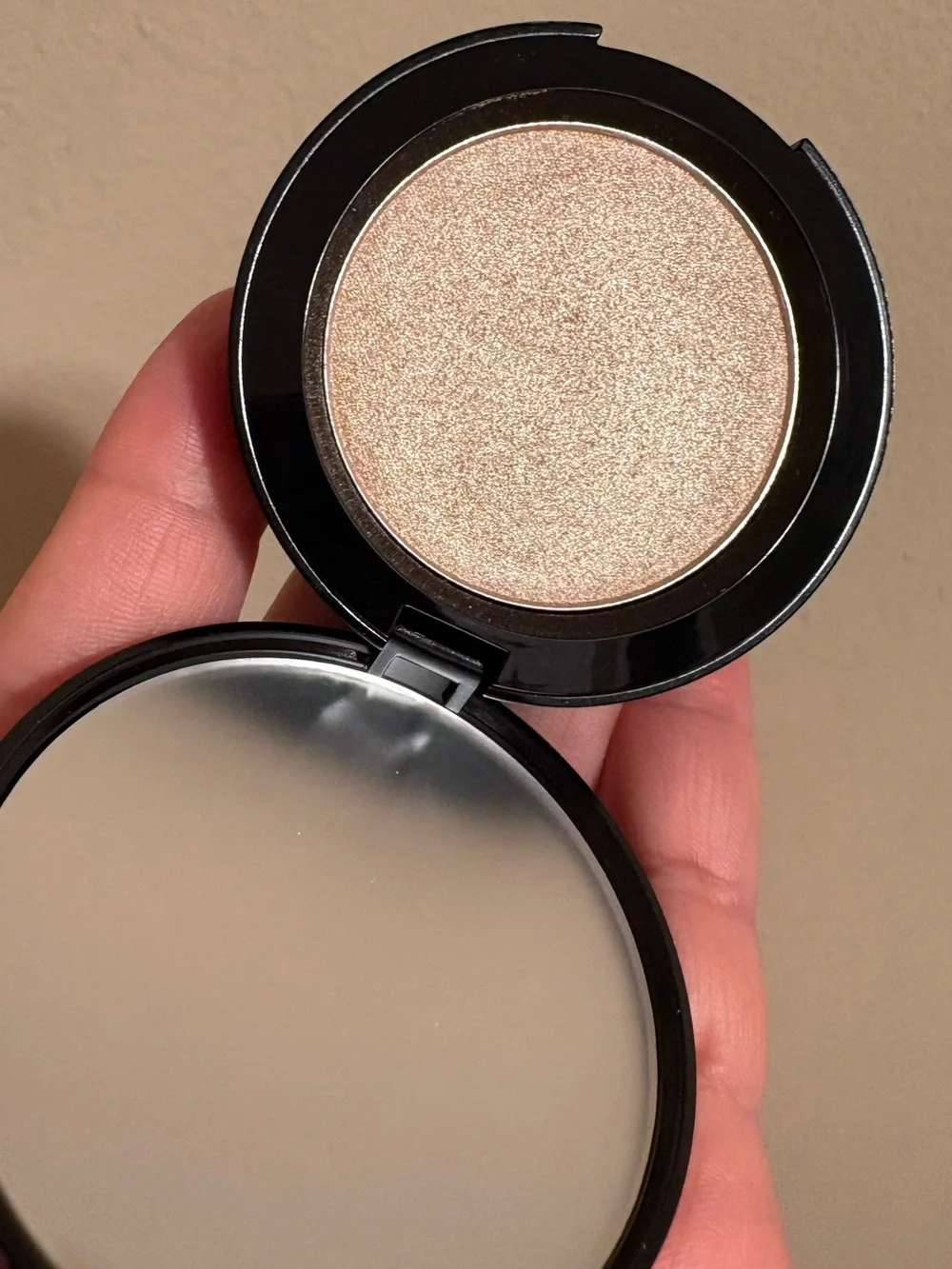 Laura Geller Easy Illuminating Powder Highlighter Champagne Brand New Never Used